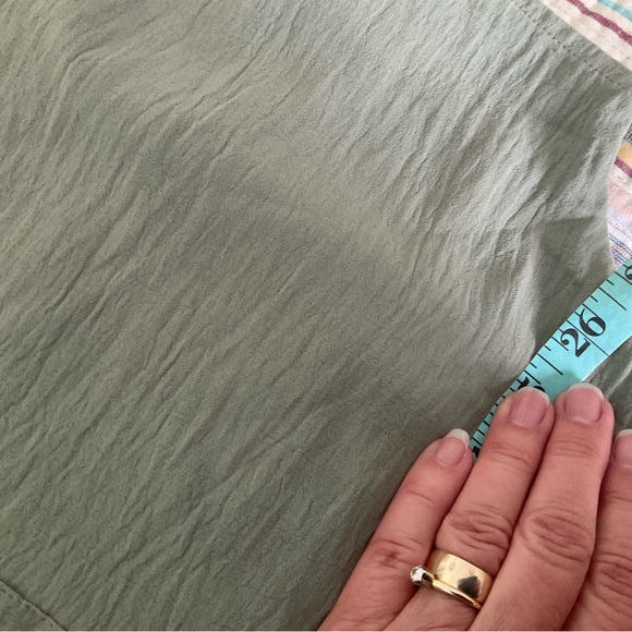 Perfect Peach -WOVEN AIRFLOW V-NECK DOLMAN TOP - Sage - Picture 7 of 9